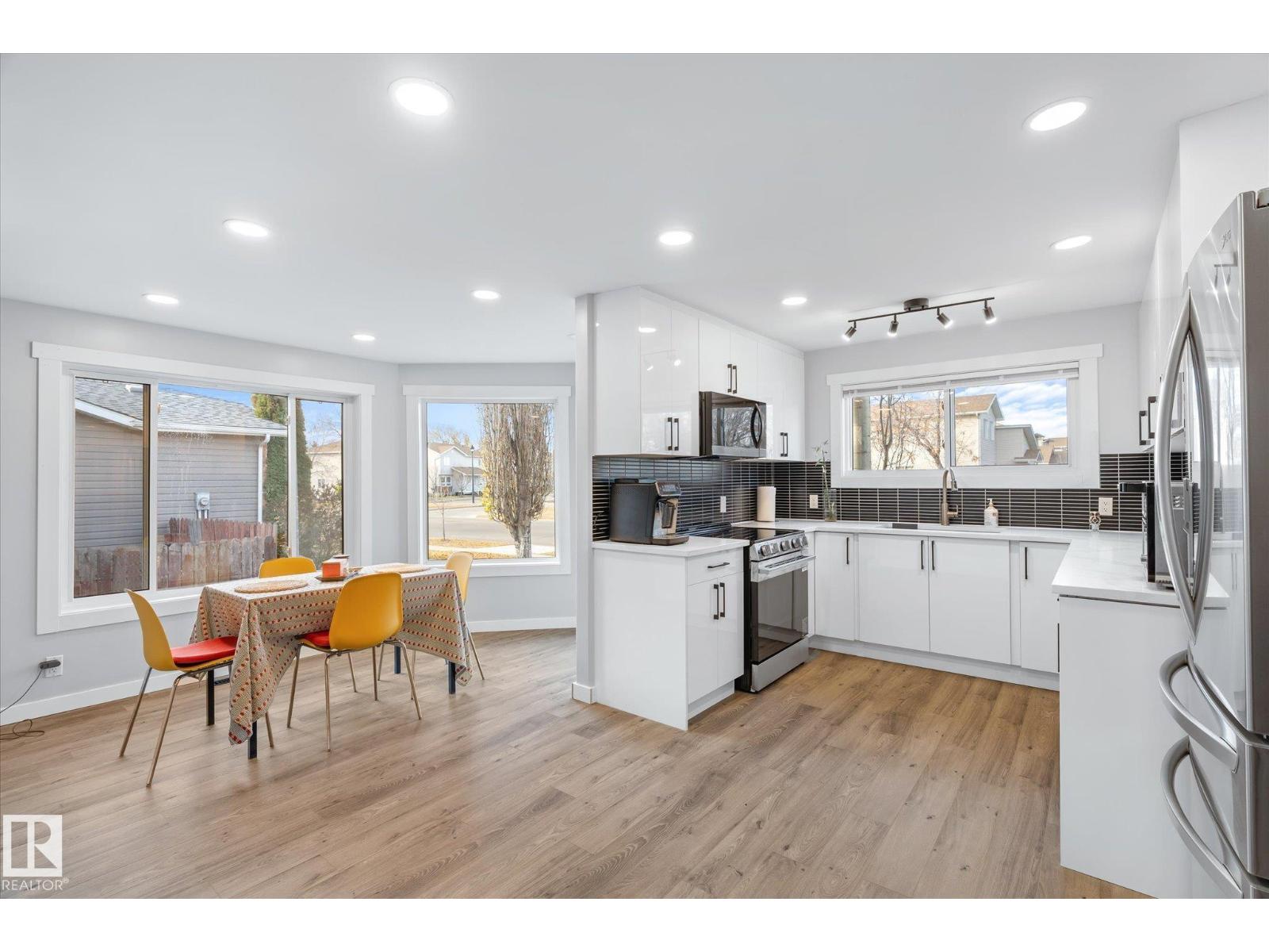 67 Arlington DR, St. Albert