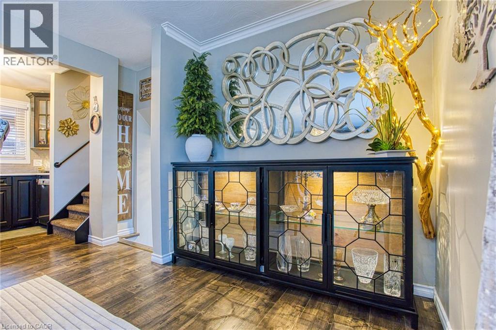 4504 QUEENSWAY Gardens - 11