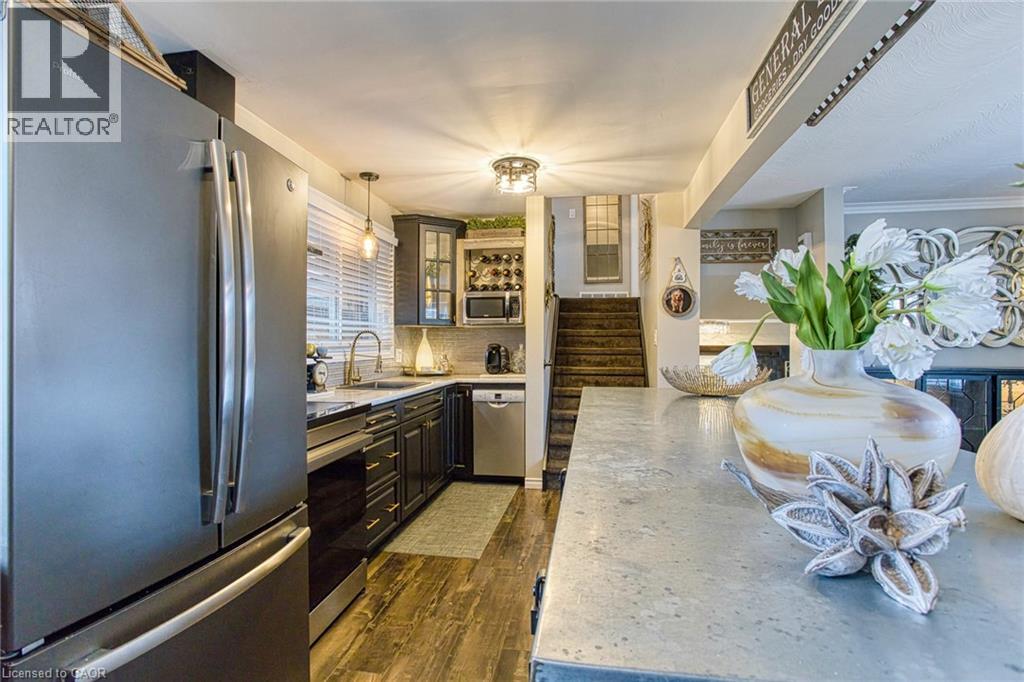 4504 QUEENSWAY Gardens - 18