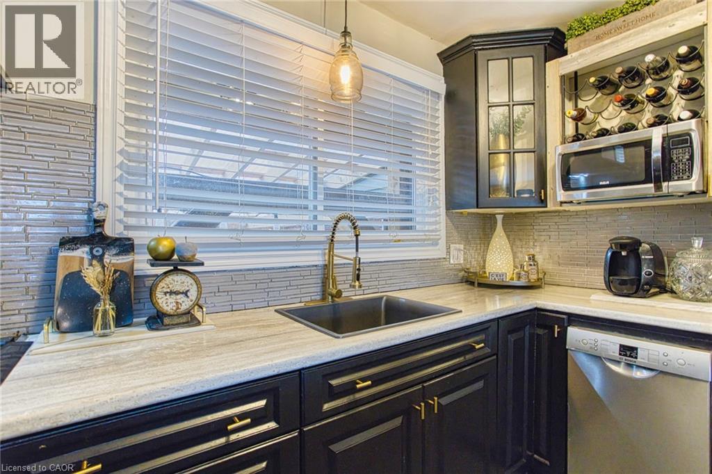 4504 QUEENSWAY Gardens - 19