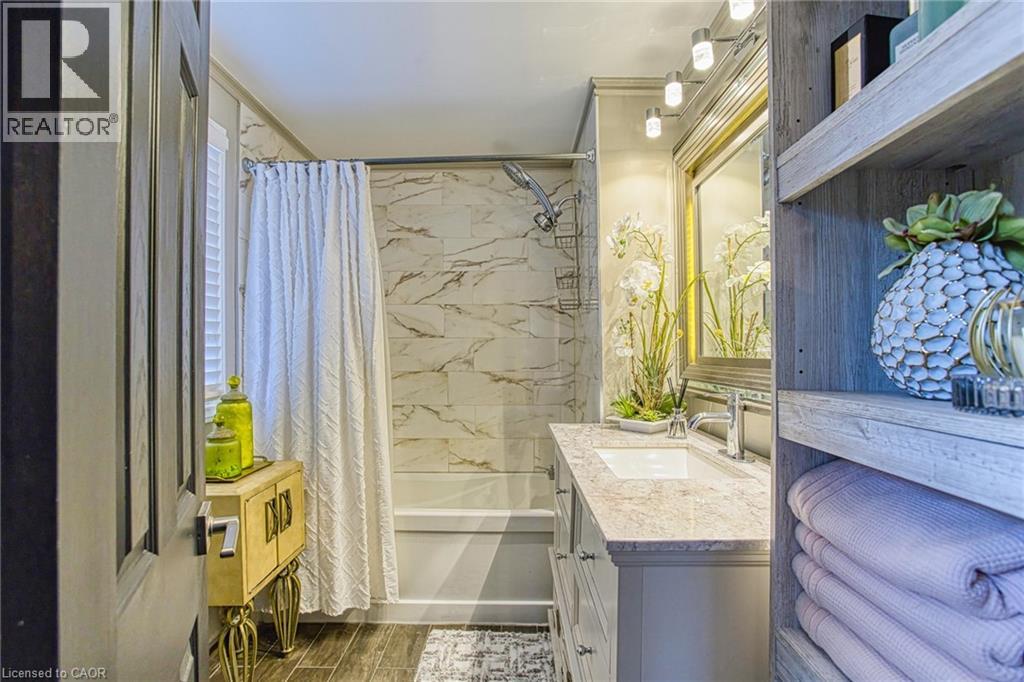 4504 QUEENSWAY Gardens - 23