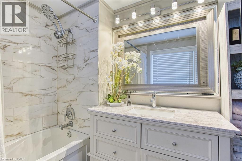4504 QUEENSWAY Gardens - 24
