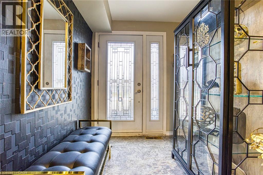 4504 QUEENSWAY Gardens - 4