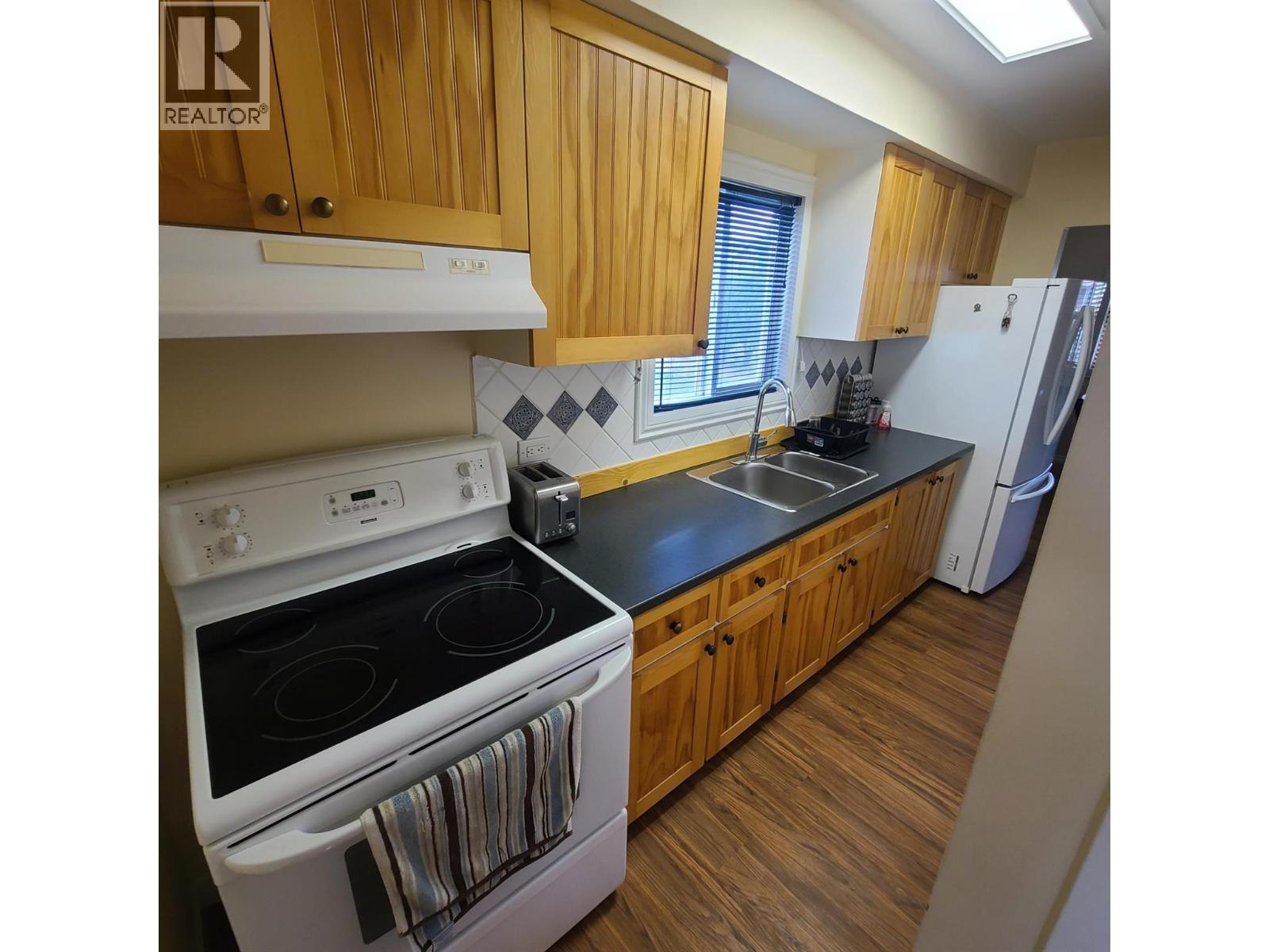 350 CAMPBELL Avenue - 2