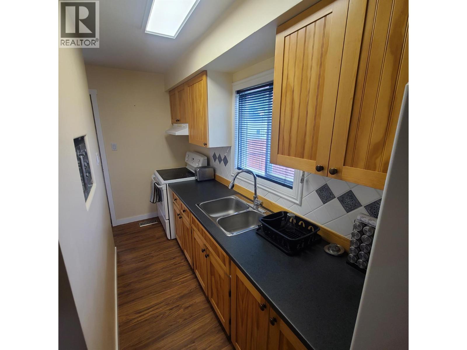 350 CAMPBELL Avenue - 3