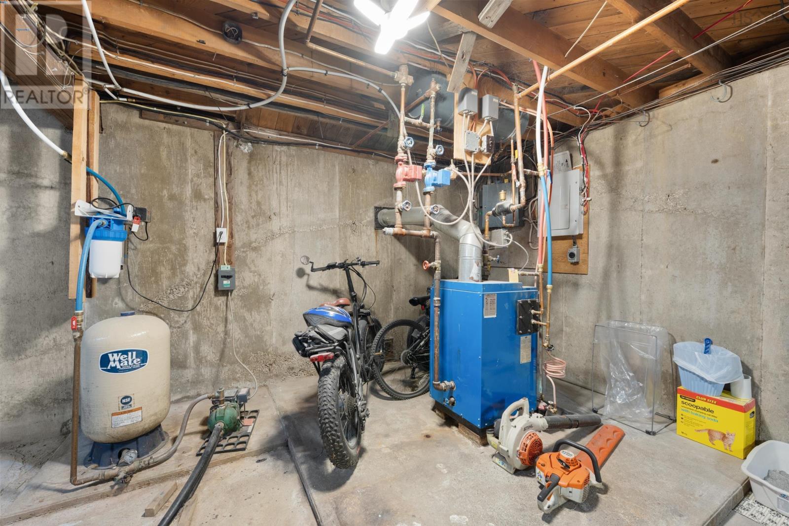 Property 29 of 49 of 7068 Highway 1