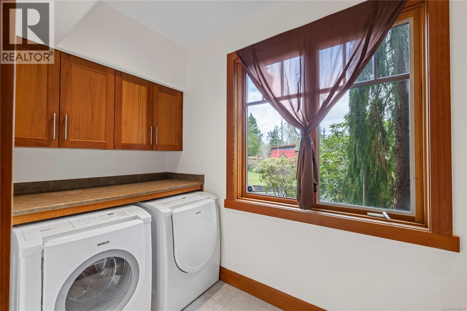 1100 Matuka Dr - 43