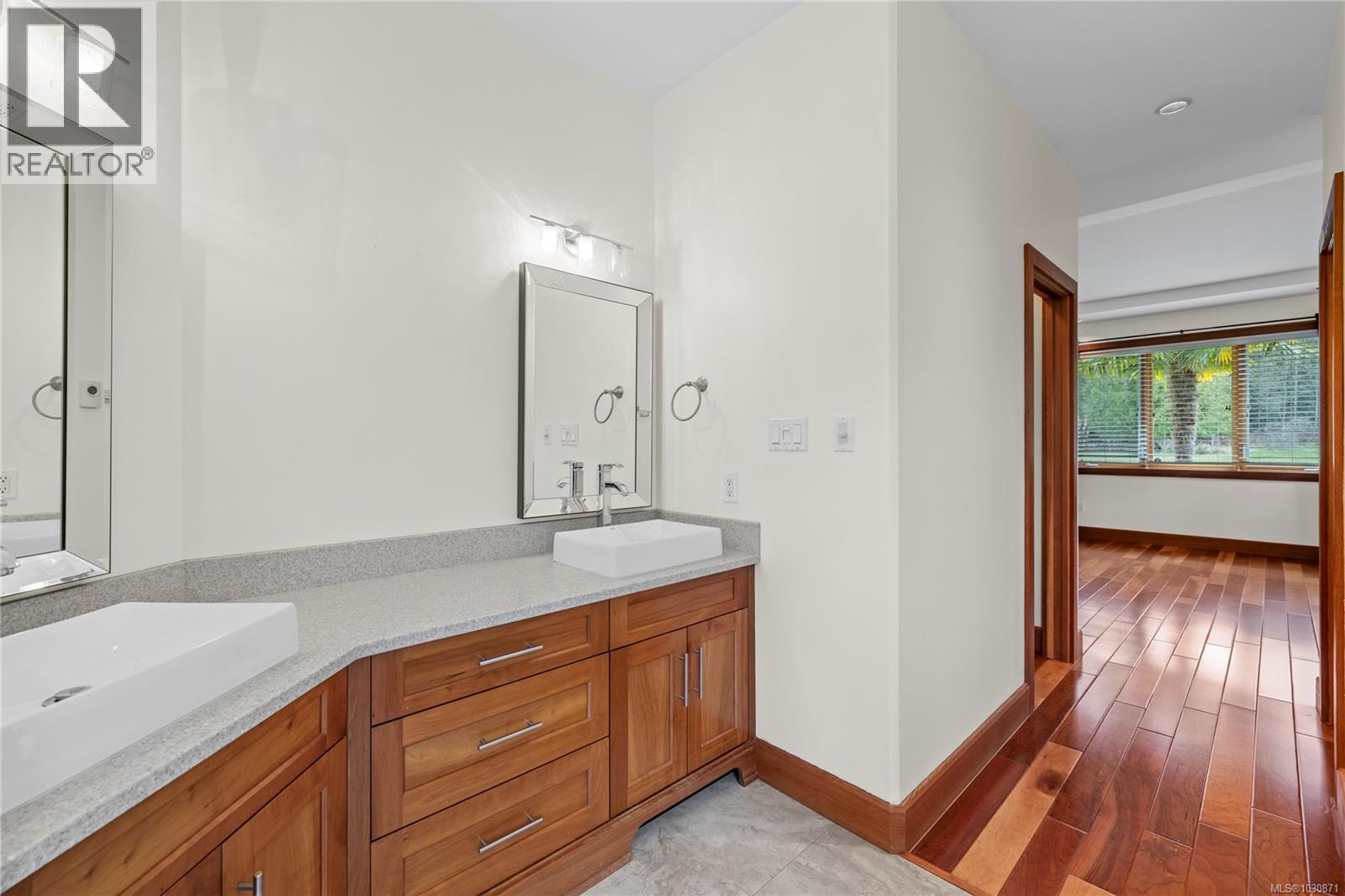 1100 Matuka Dr - 42