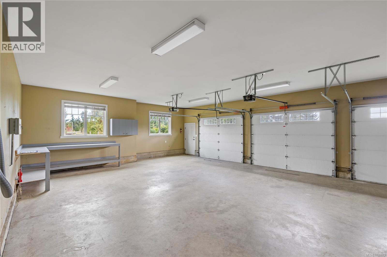 1100 Matuka Dr - 58