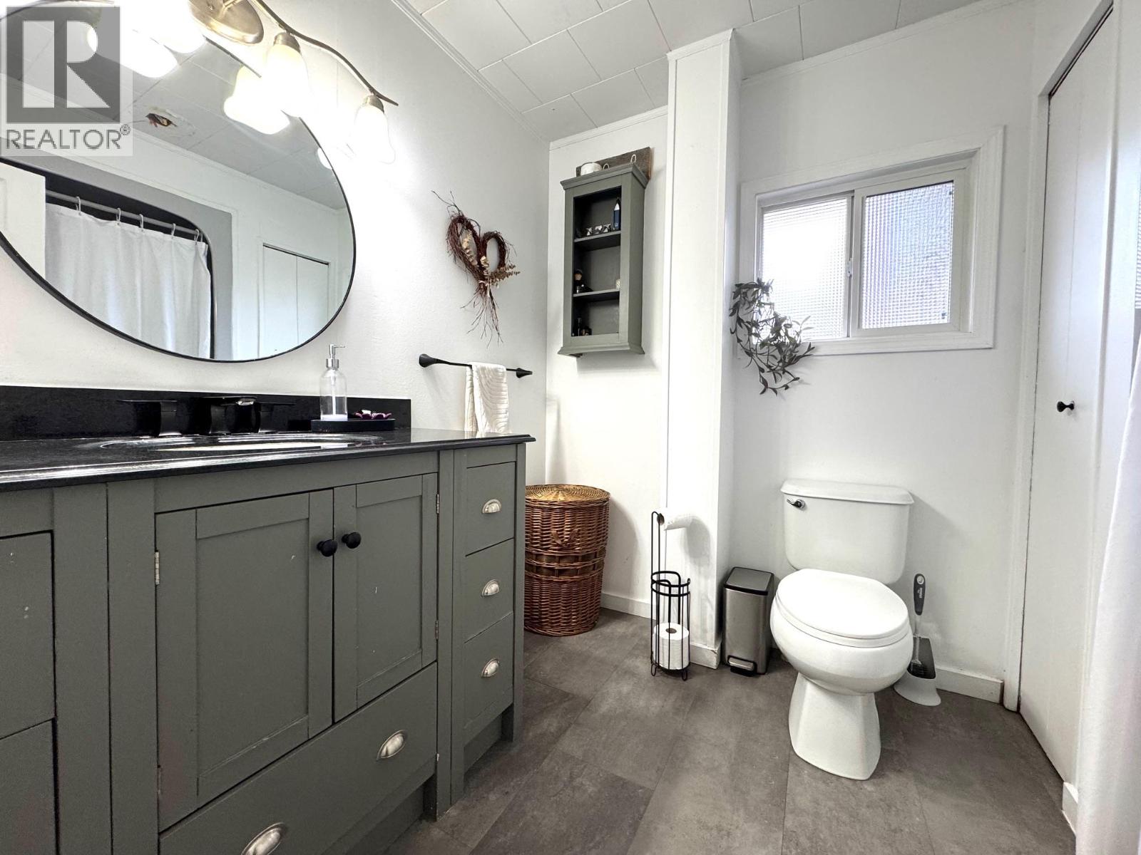 1963 GRANITE AVENUE - 13