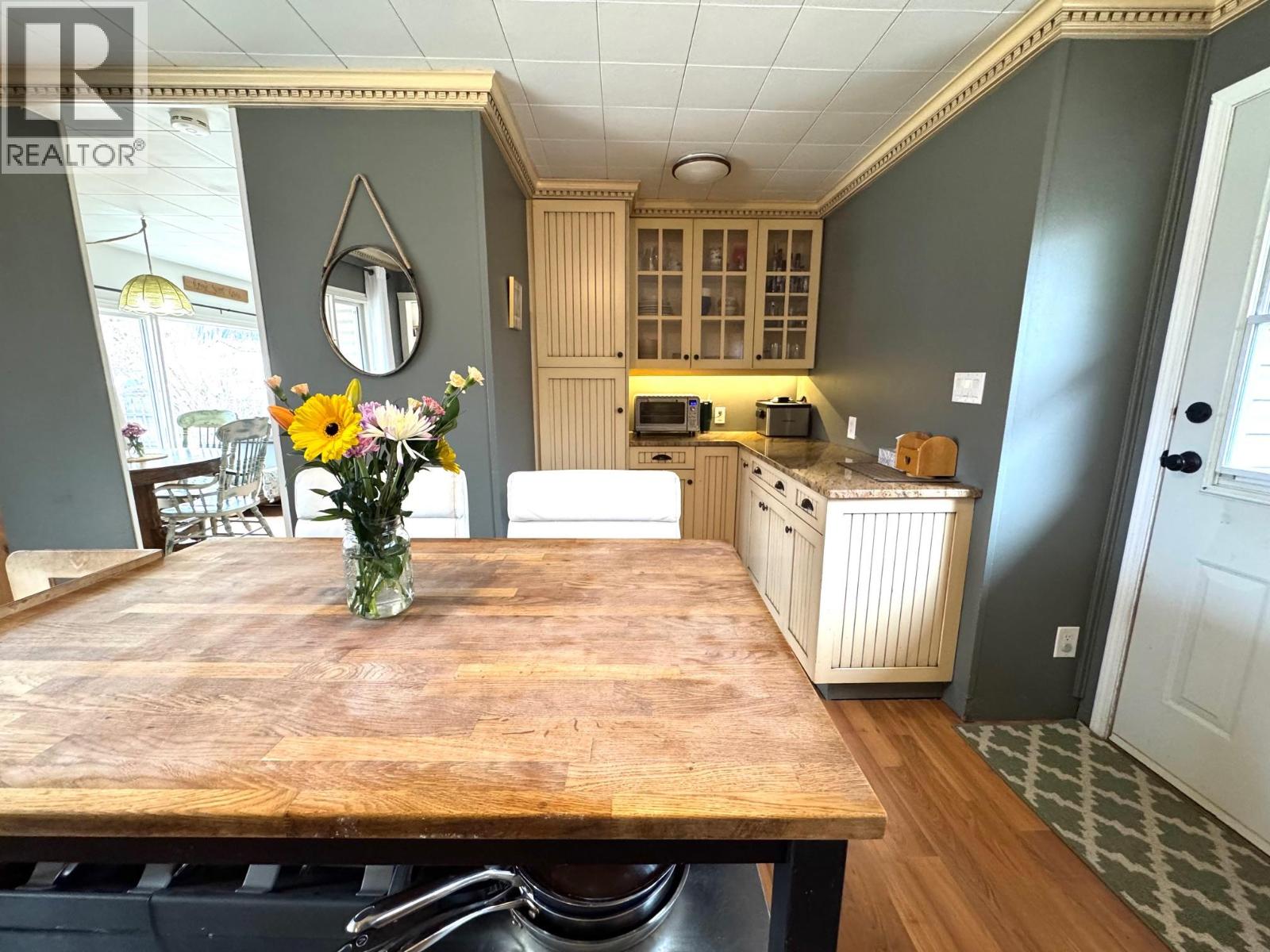 1963 GRANITE AVENUE - 4