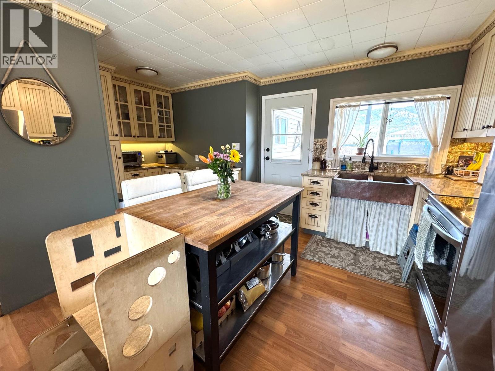 1963 GRANITE AVENUE - 5