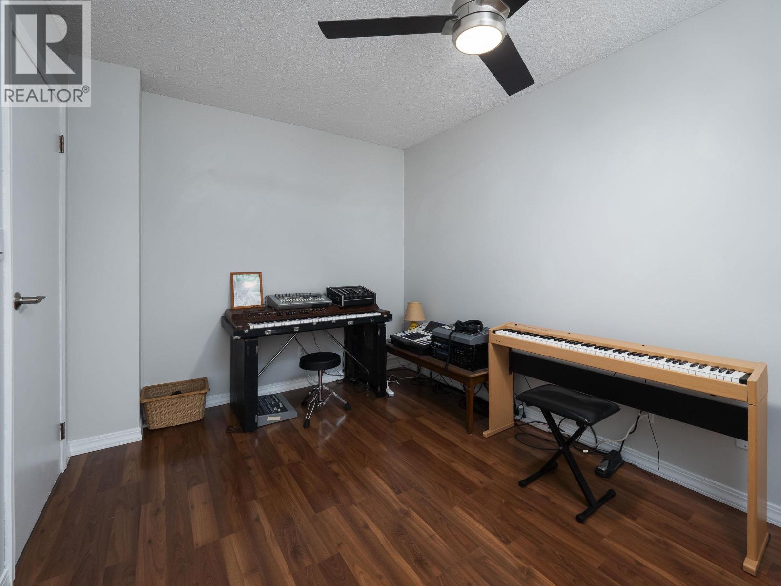 #131 101 N TABOR BOULEVARD - 14