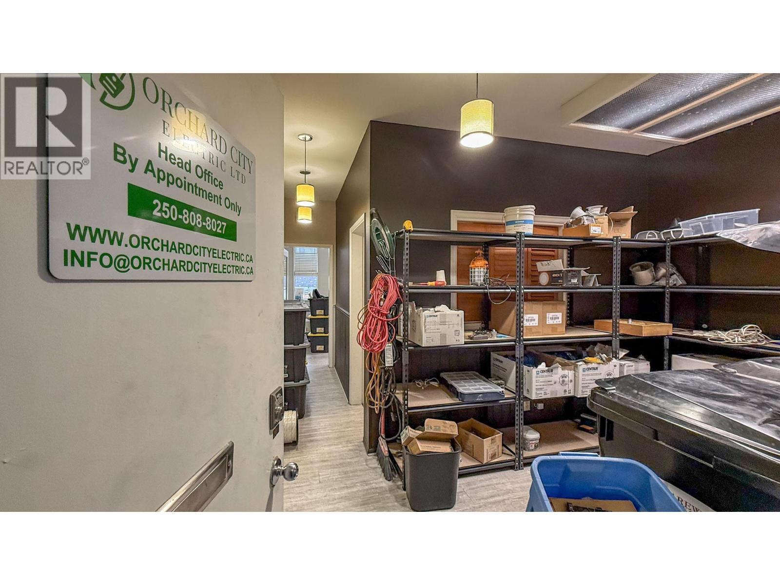 201 170 Rutland Road North, Kelowna