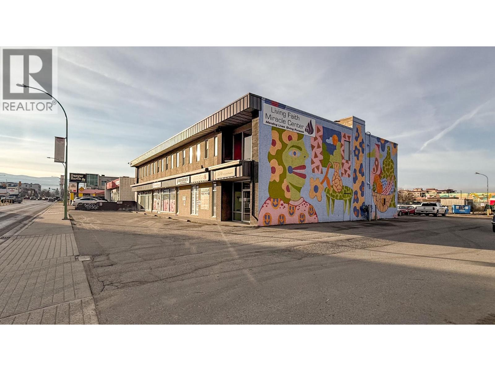 201 170 Rutland Road North, Kelowna