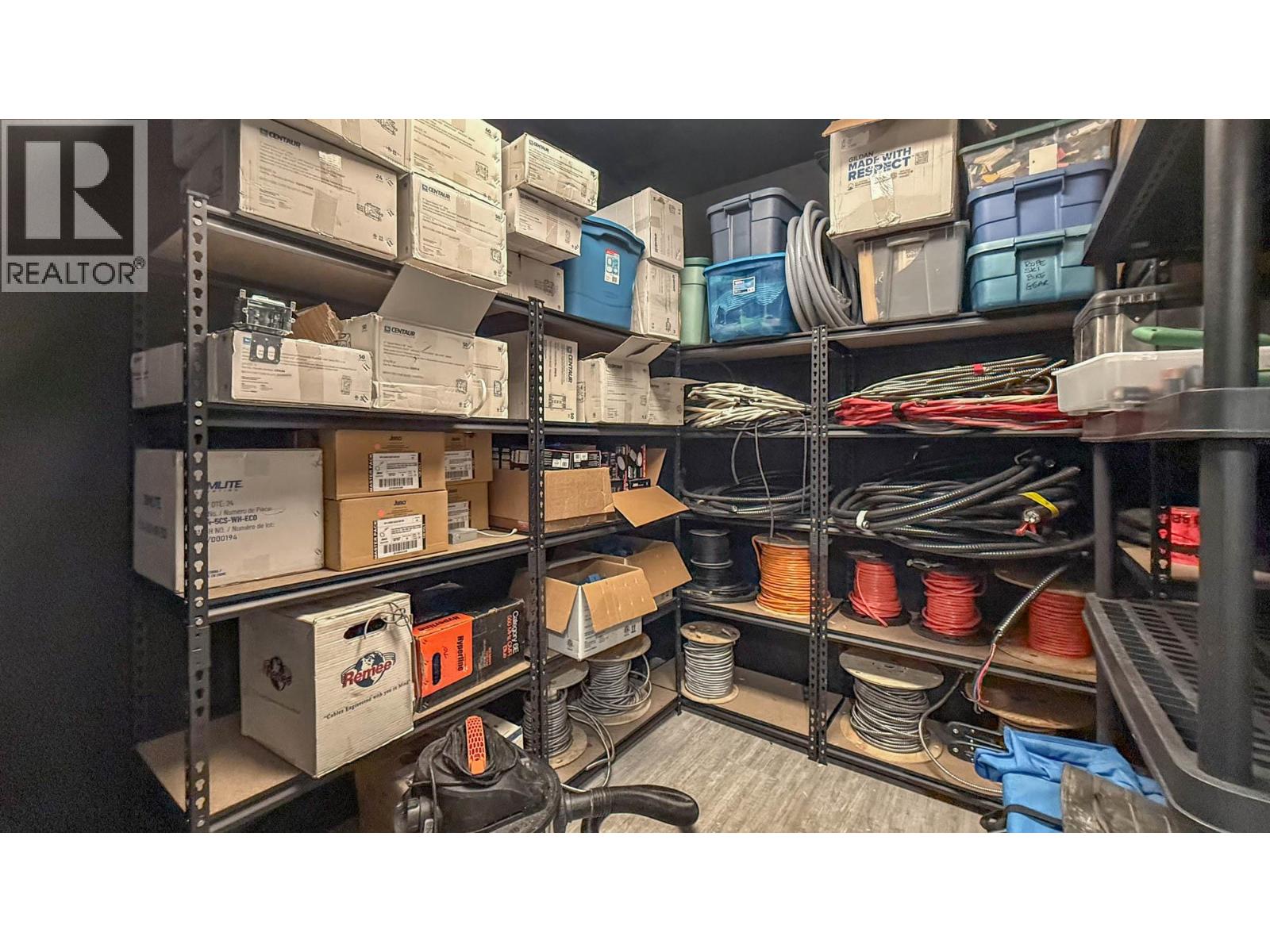 201 170 Rutland Road North, Kelowna