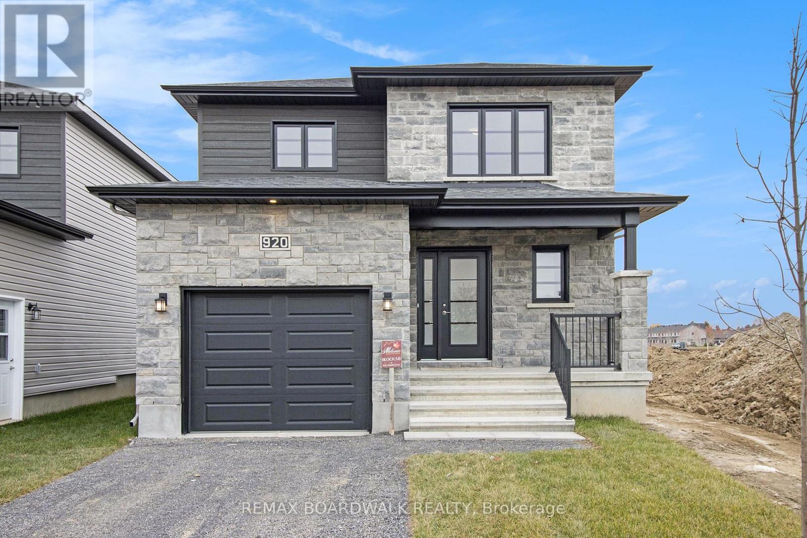1145 MONTBLANC CRESCENT - 1