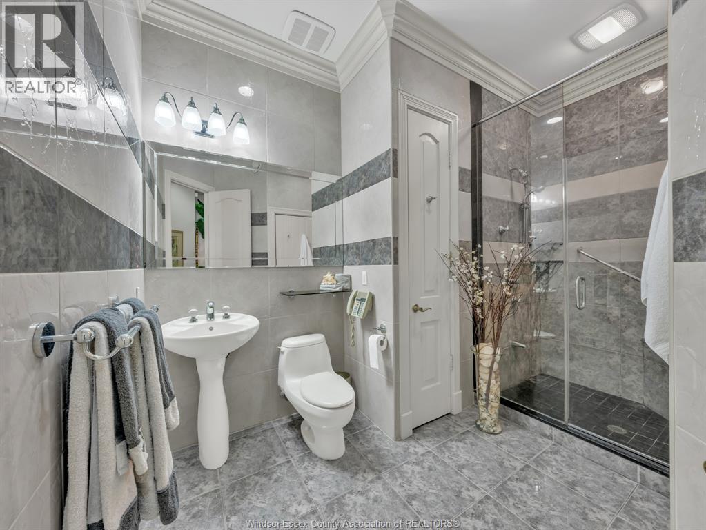 1702 CAILLE AVENUE - 33