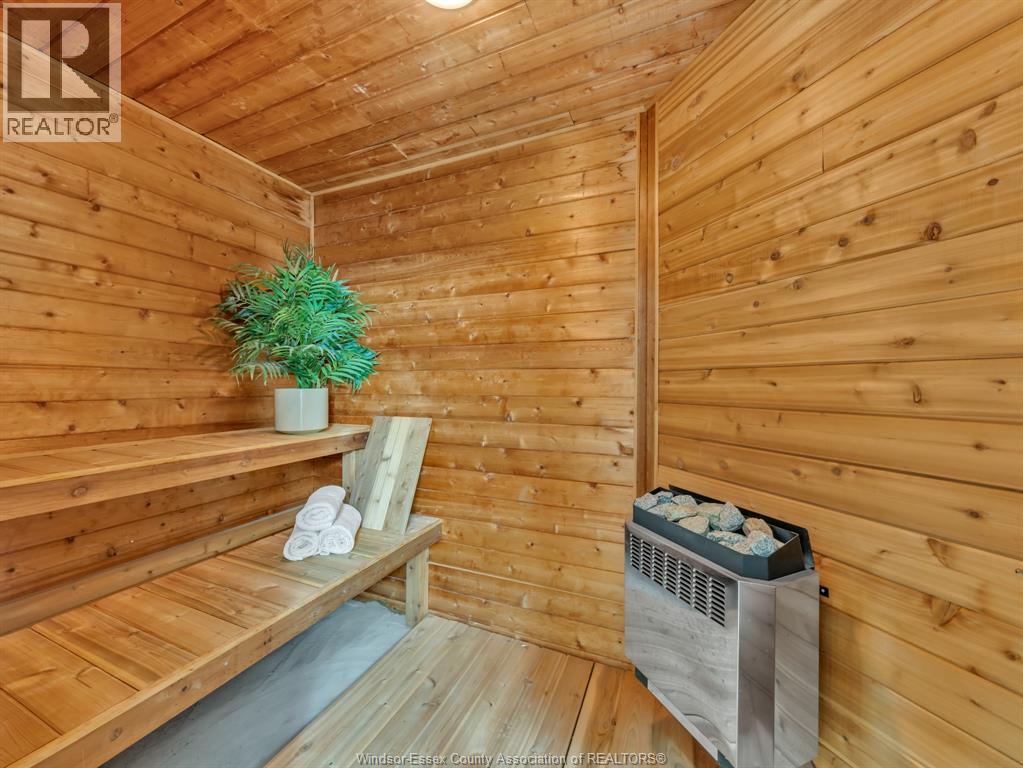 1702 CAILLE AVENUE - 35