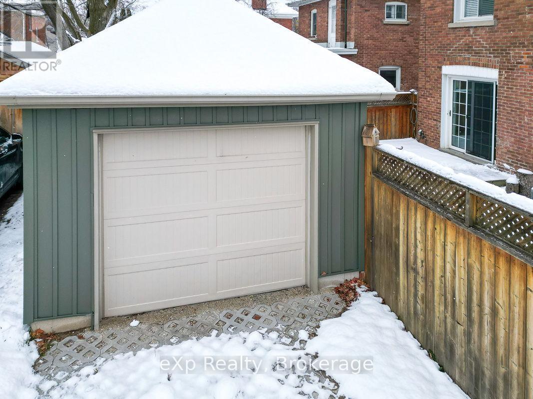 1144 4TH AVENUE W - 33