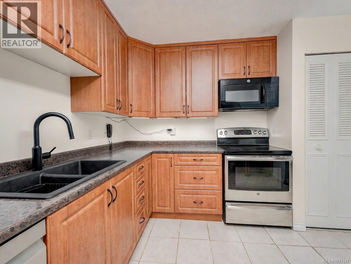 #302 1005 MCKENZIE - 12