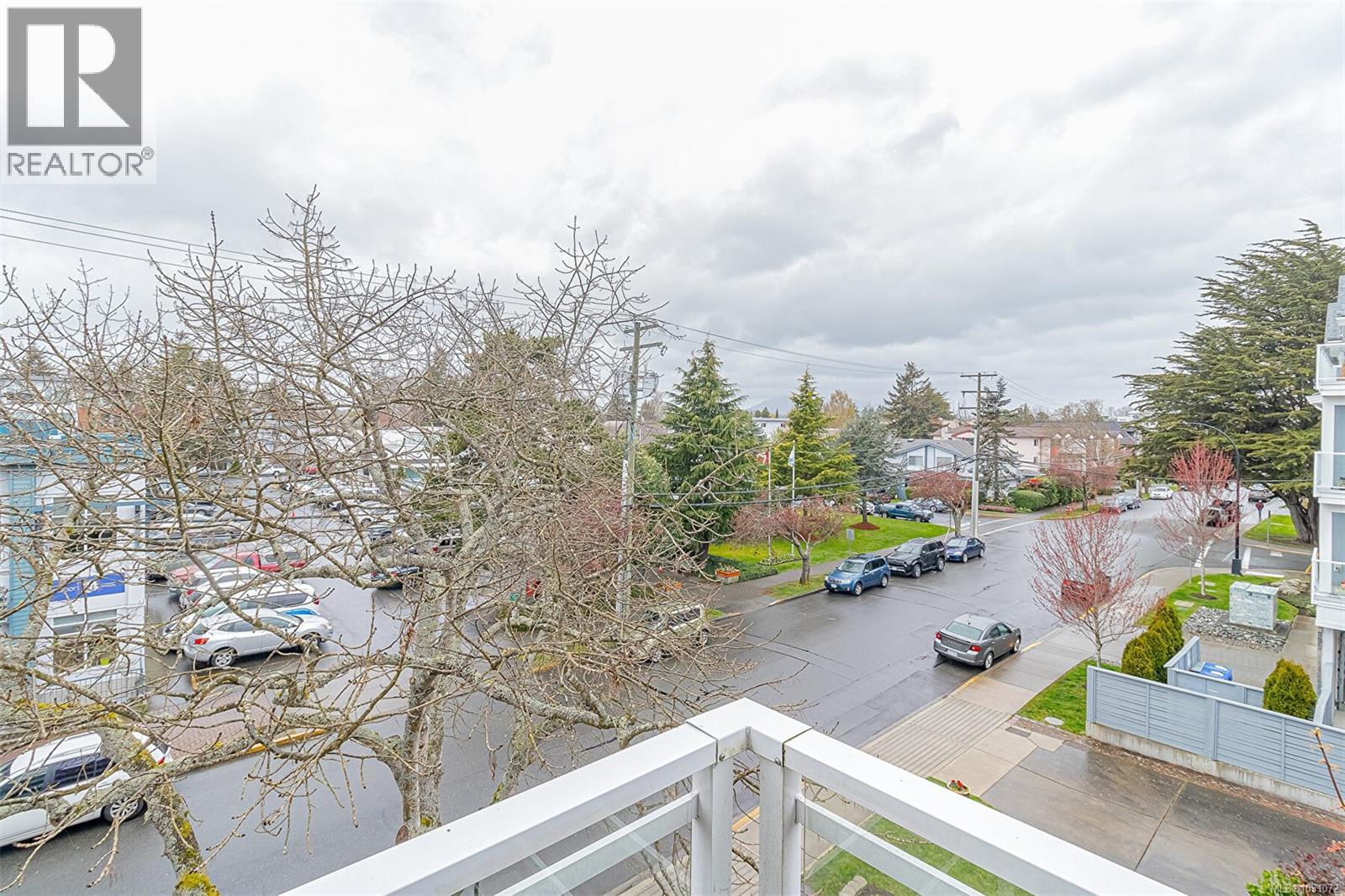 #308 9861 THIRD ST - 28