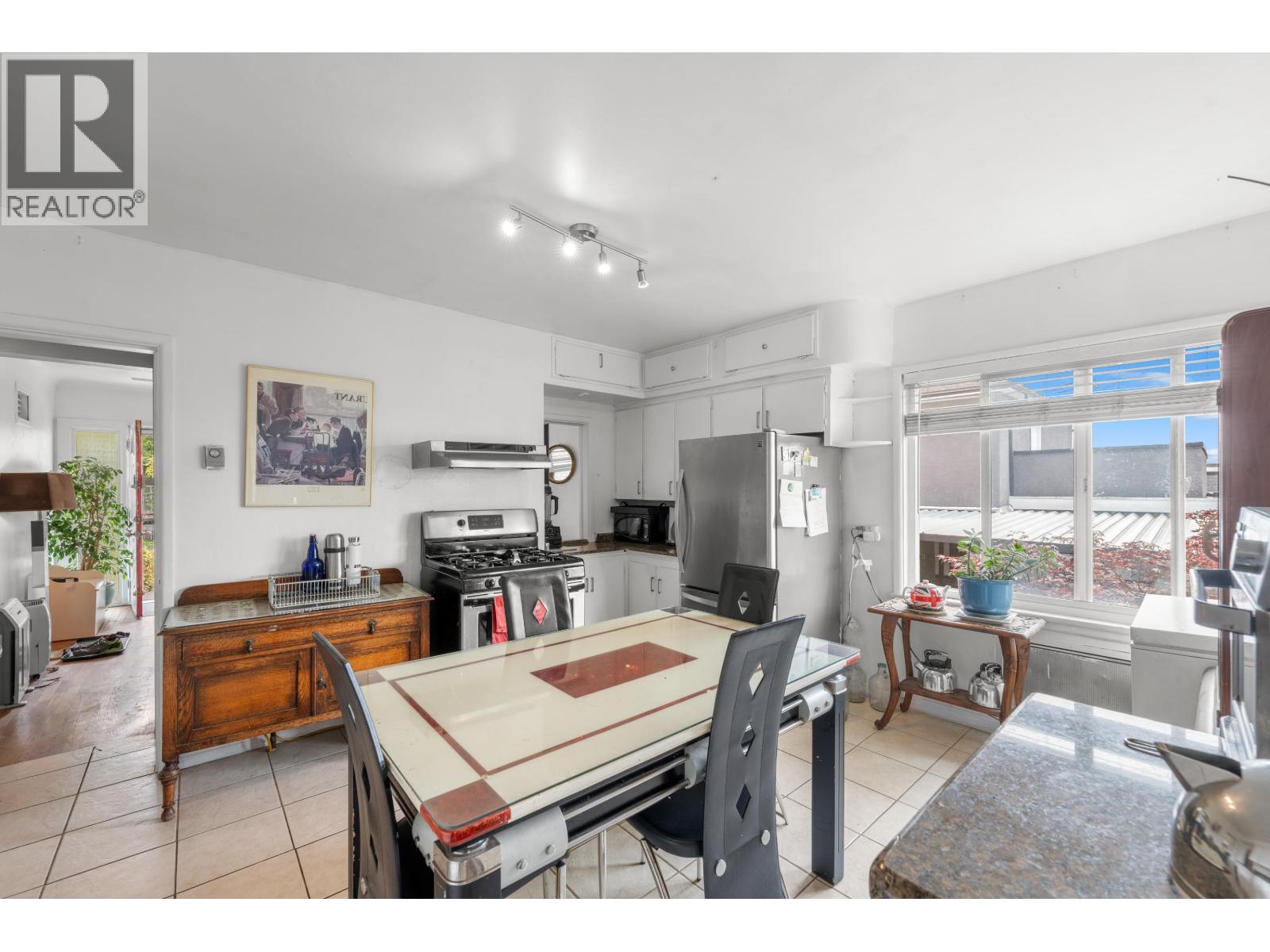 7429 FRASER STREET, Vancouver