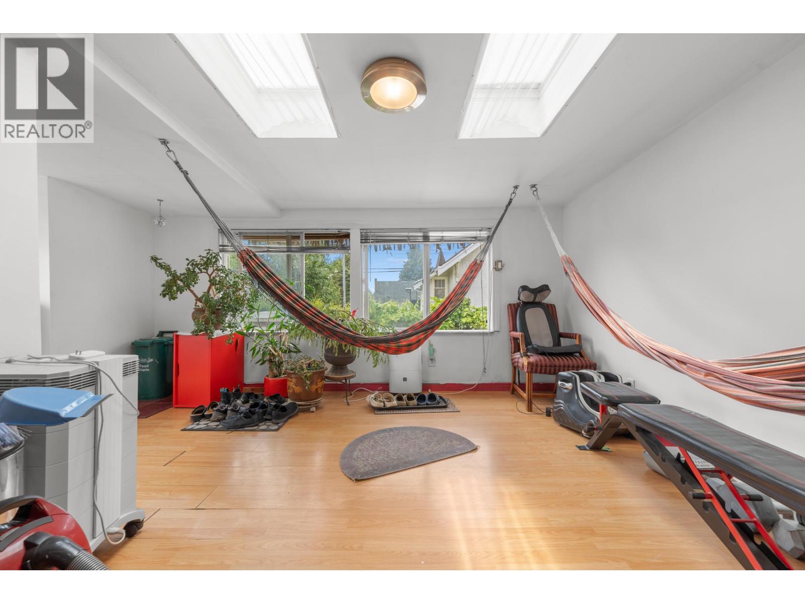 7429 FRASER STREET, Vancouver