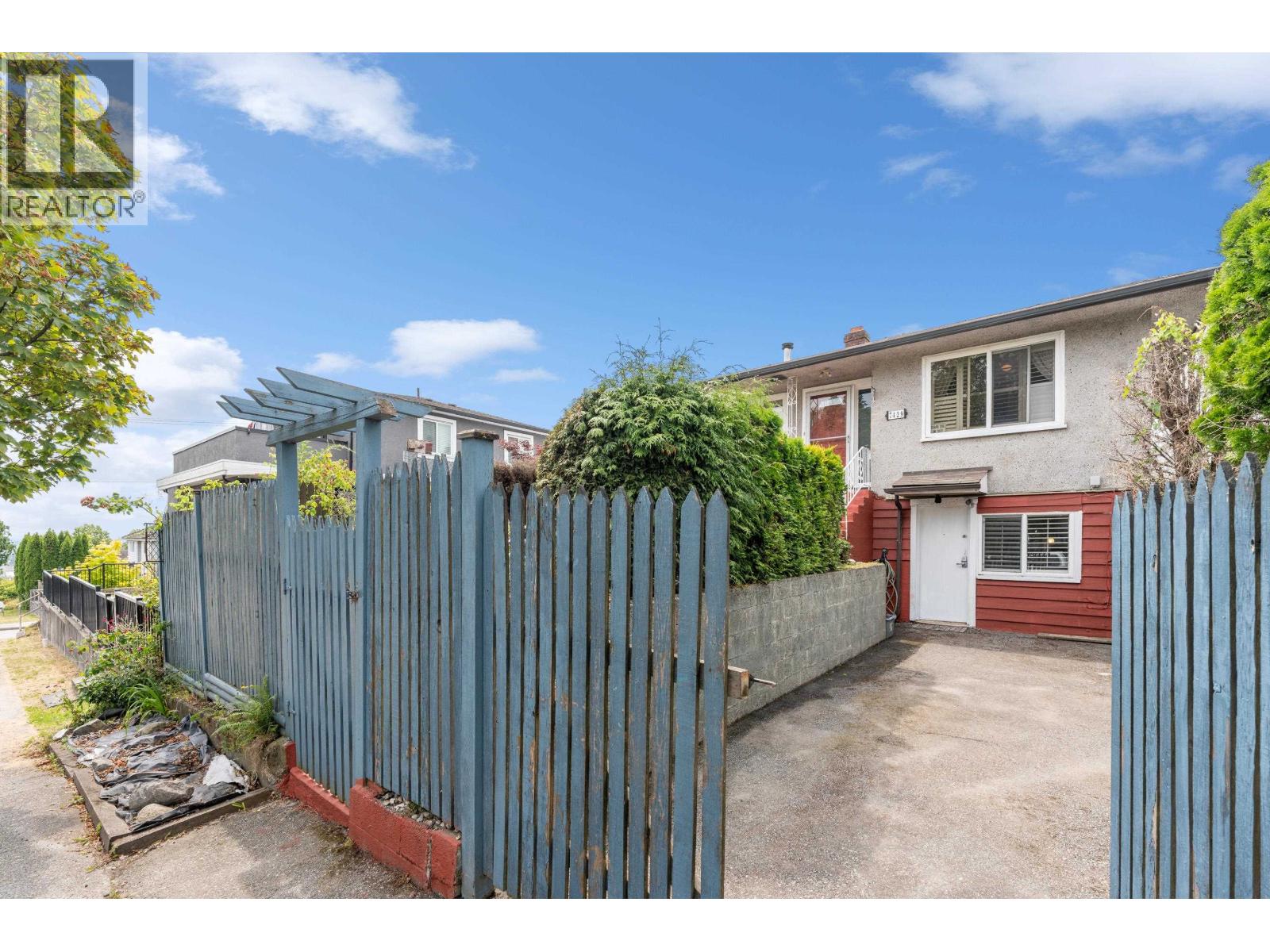 7429 FRASER STREET, Vancouver