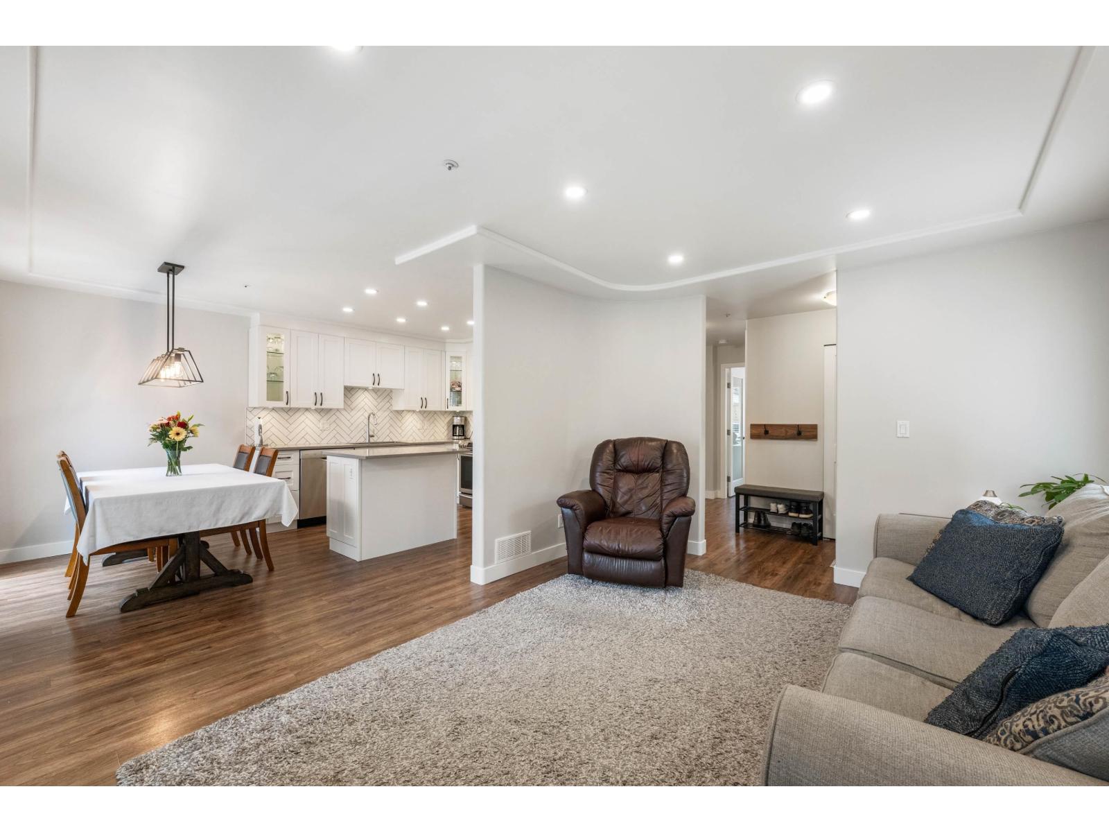 4 9559 208 STREET, Langley