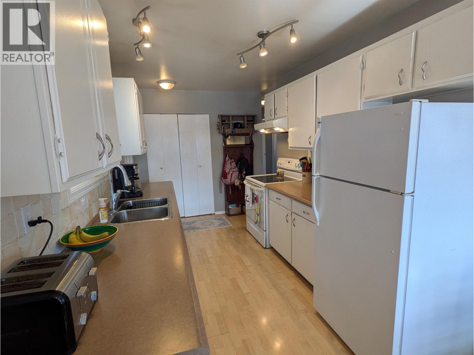 3930 ENEMARK CRESCENT - 7