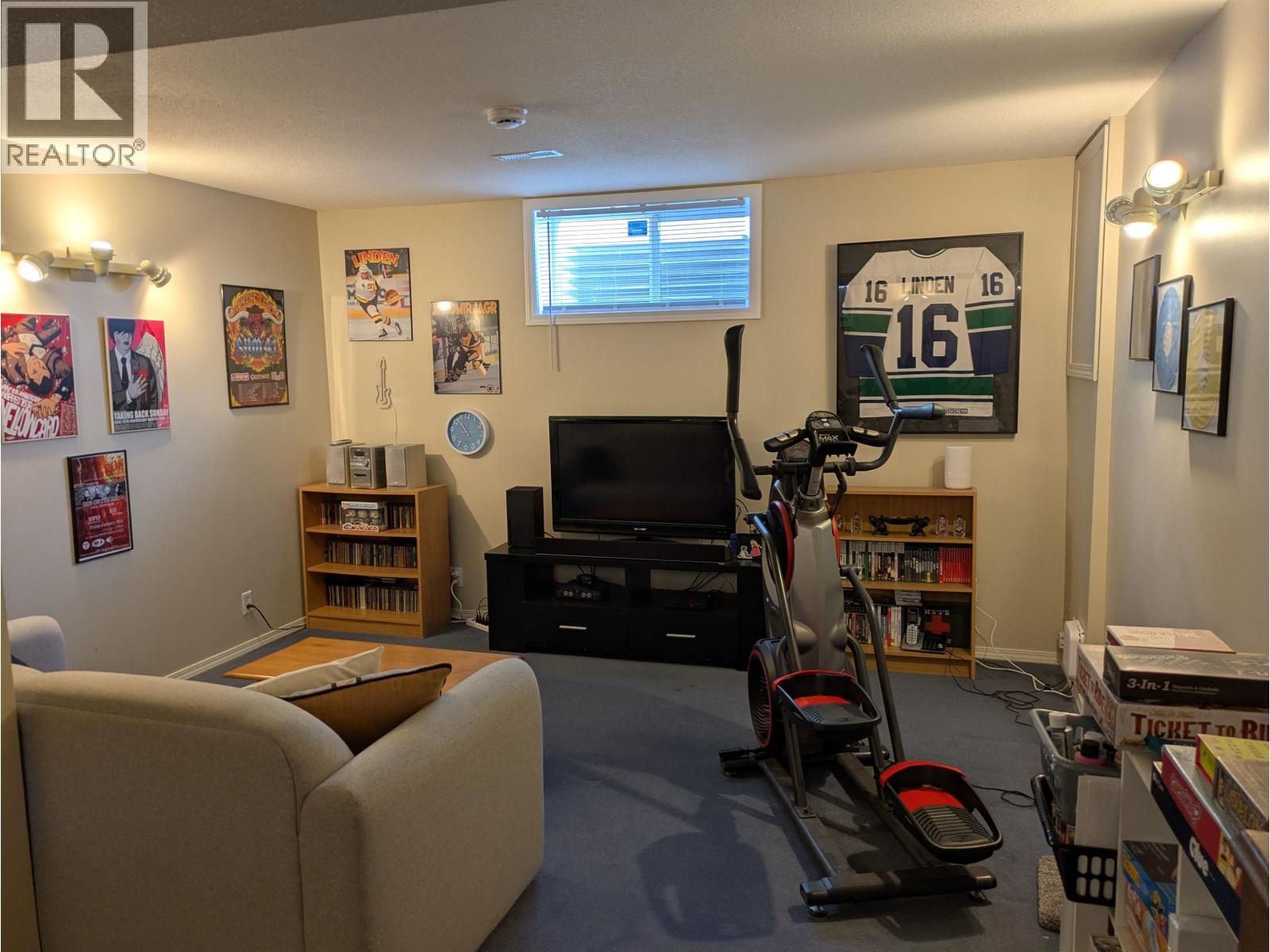 3930 ENEMARK CRESCENT - 15