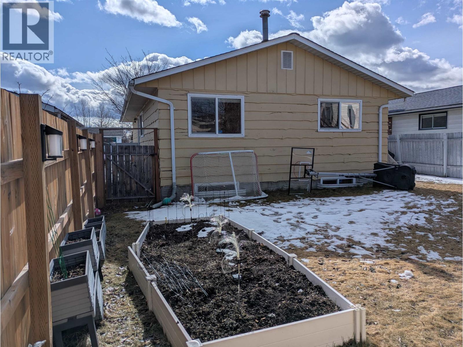 3930 ENEMARK CRESCENT - 19