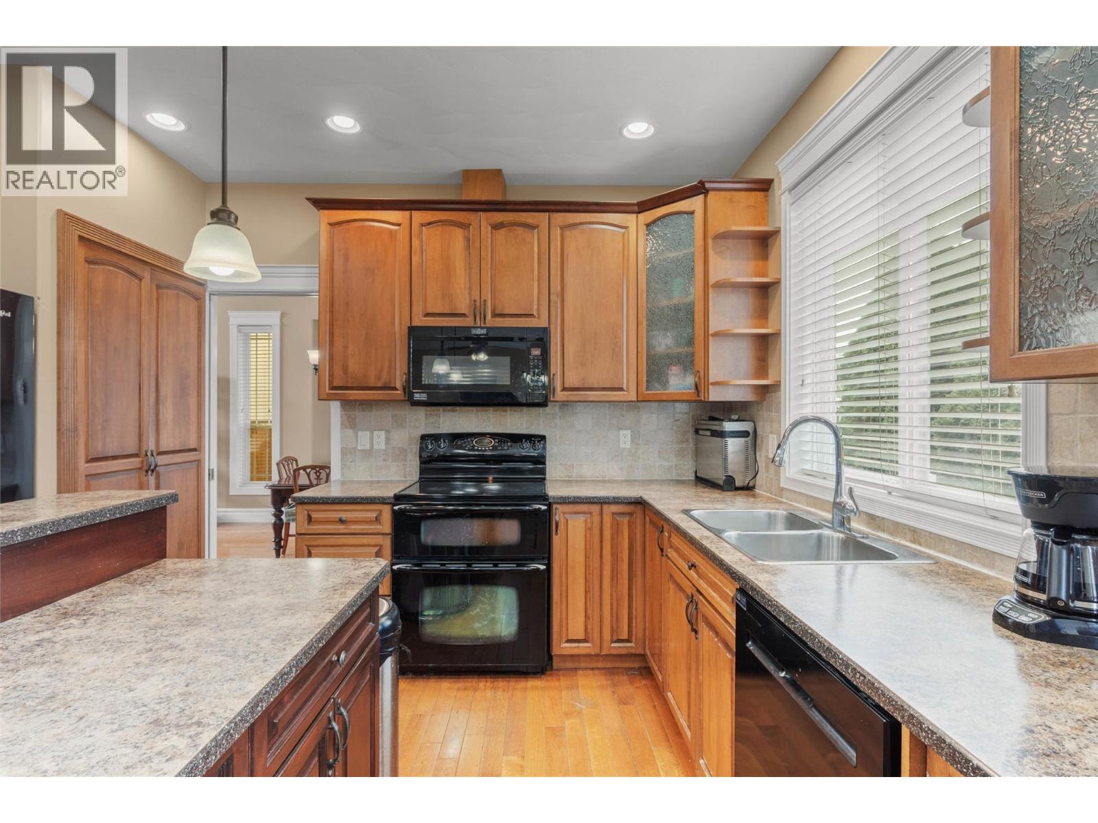  866 ARLINGTON Court, Kamloops