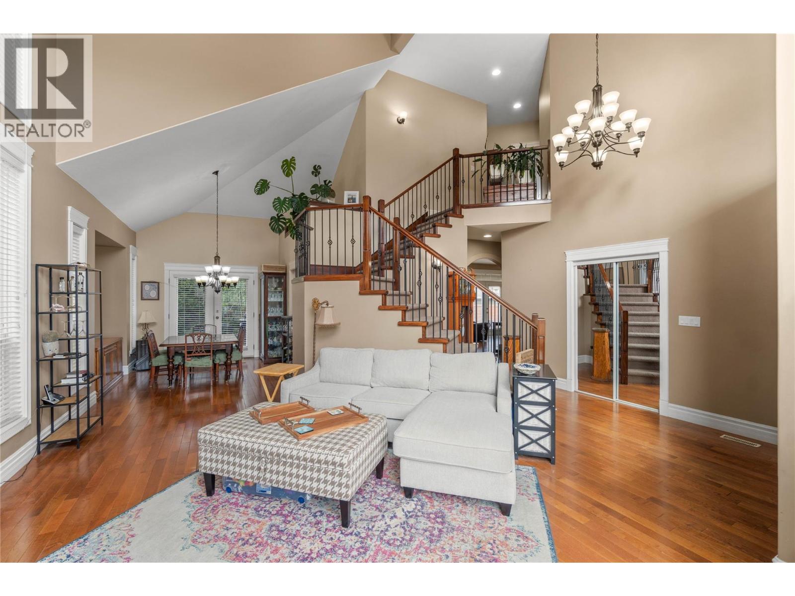  866 ARLINGTON Court, Kamloops