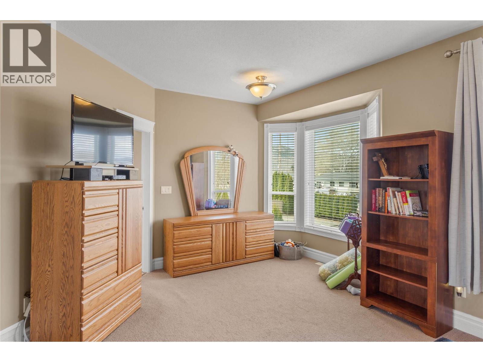  866 ARLINGTON Court, Kamloops