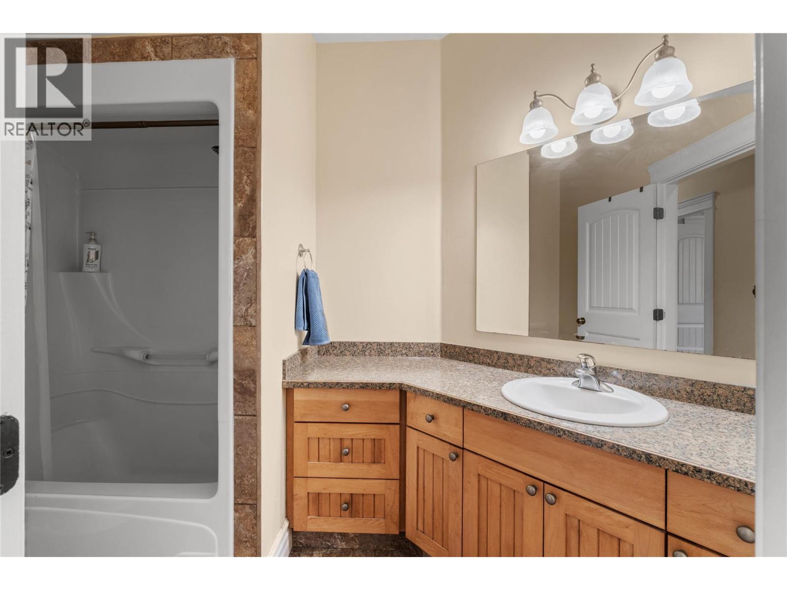  866 ARLINGTON Court, Kamloops