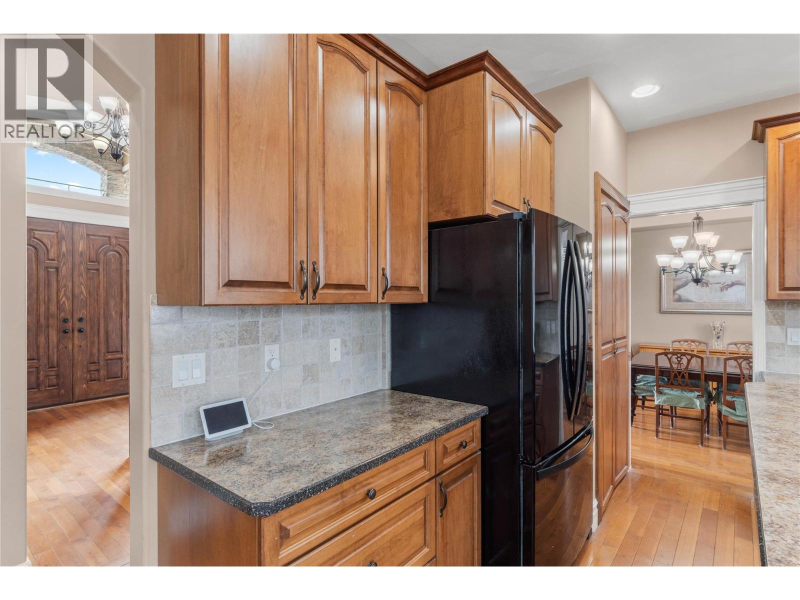  866 ARLINGTON Court, Kamloops