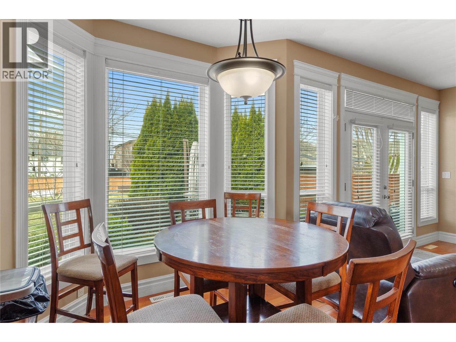  866 ARLINGTON Court, Kamloops