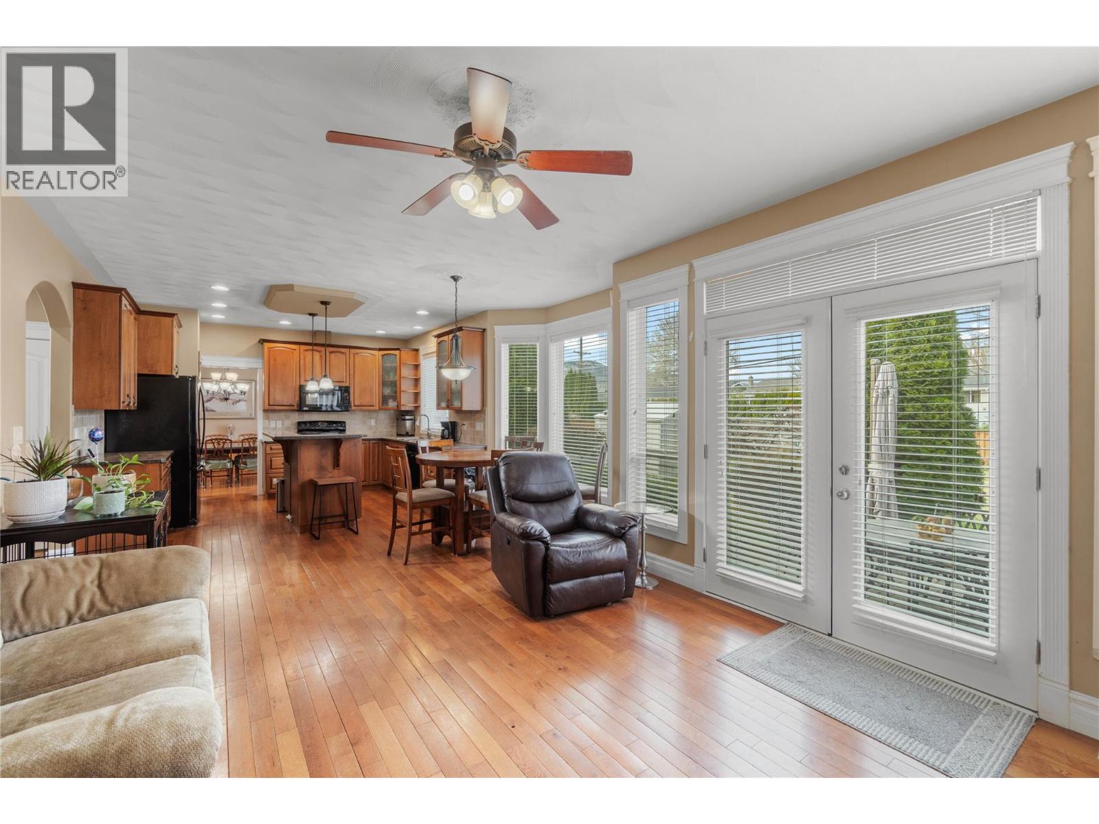  866 ARLINGTON Court, Kamloops