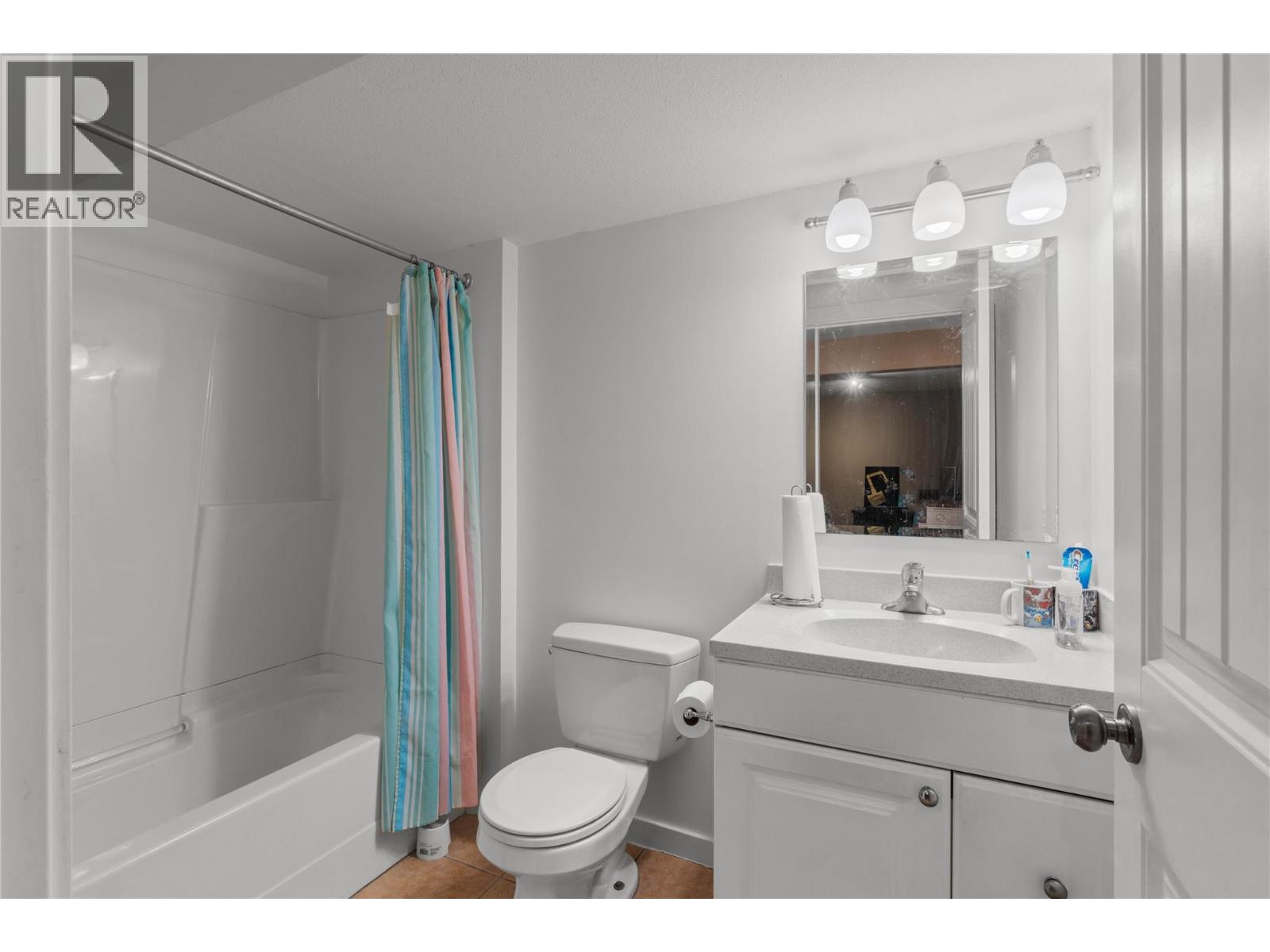  866 ARLINGTON Court, Kamloops