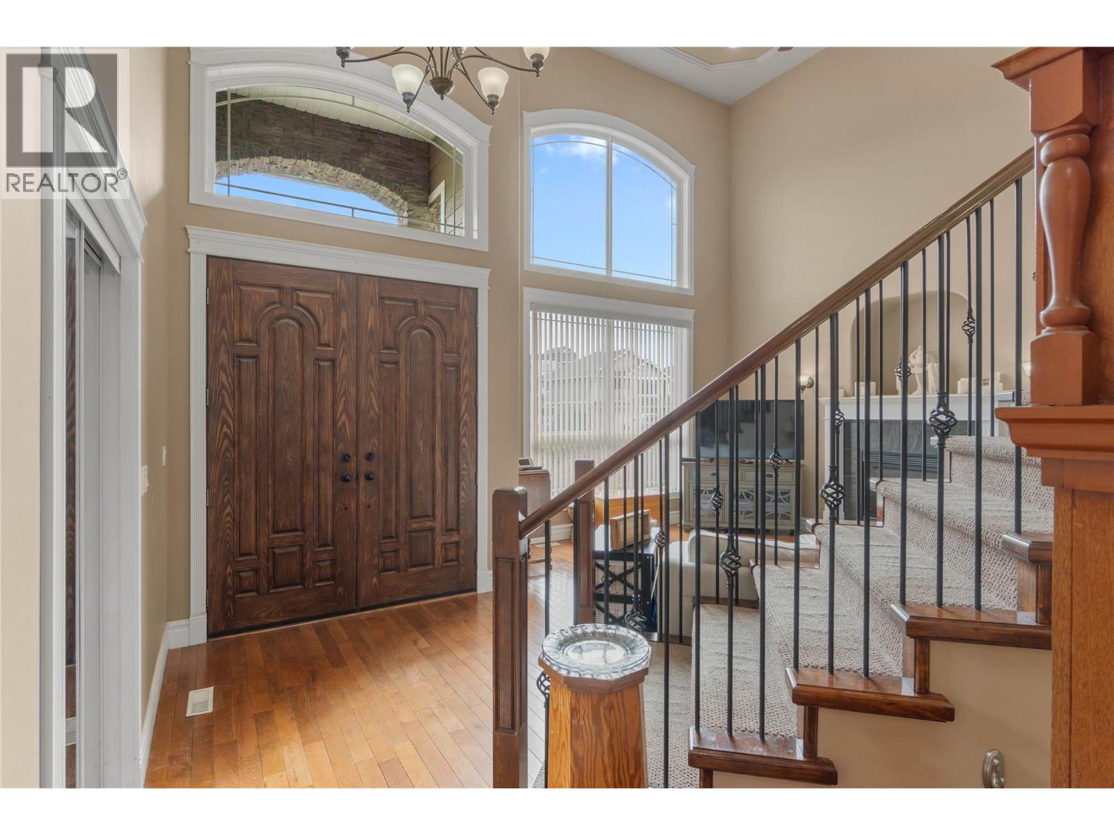  866 ARLINGTON Court, Kamloops