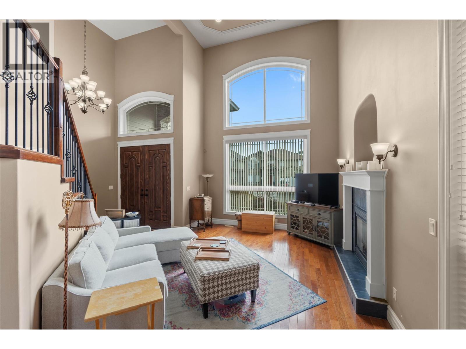  866 ARLINGTON Court, Kamloops