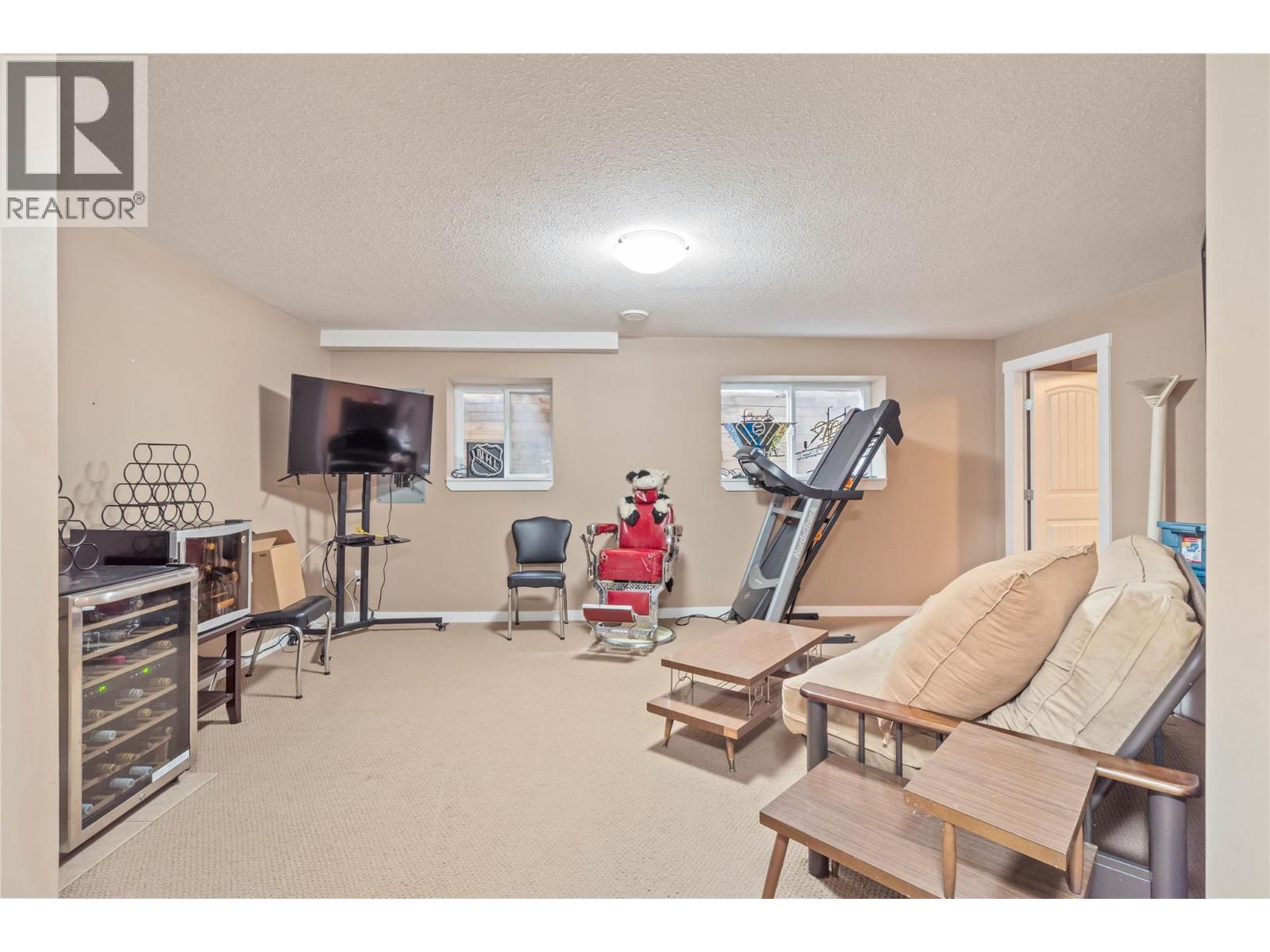  866 ARLINGTON Court, Kamloops