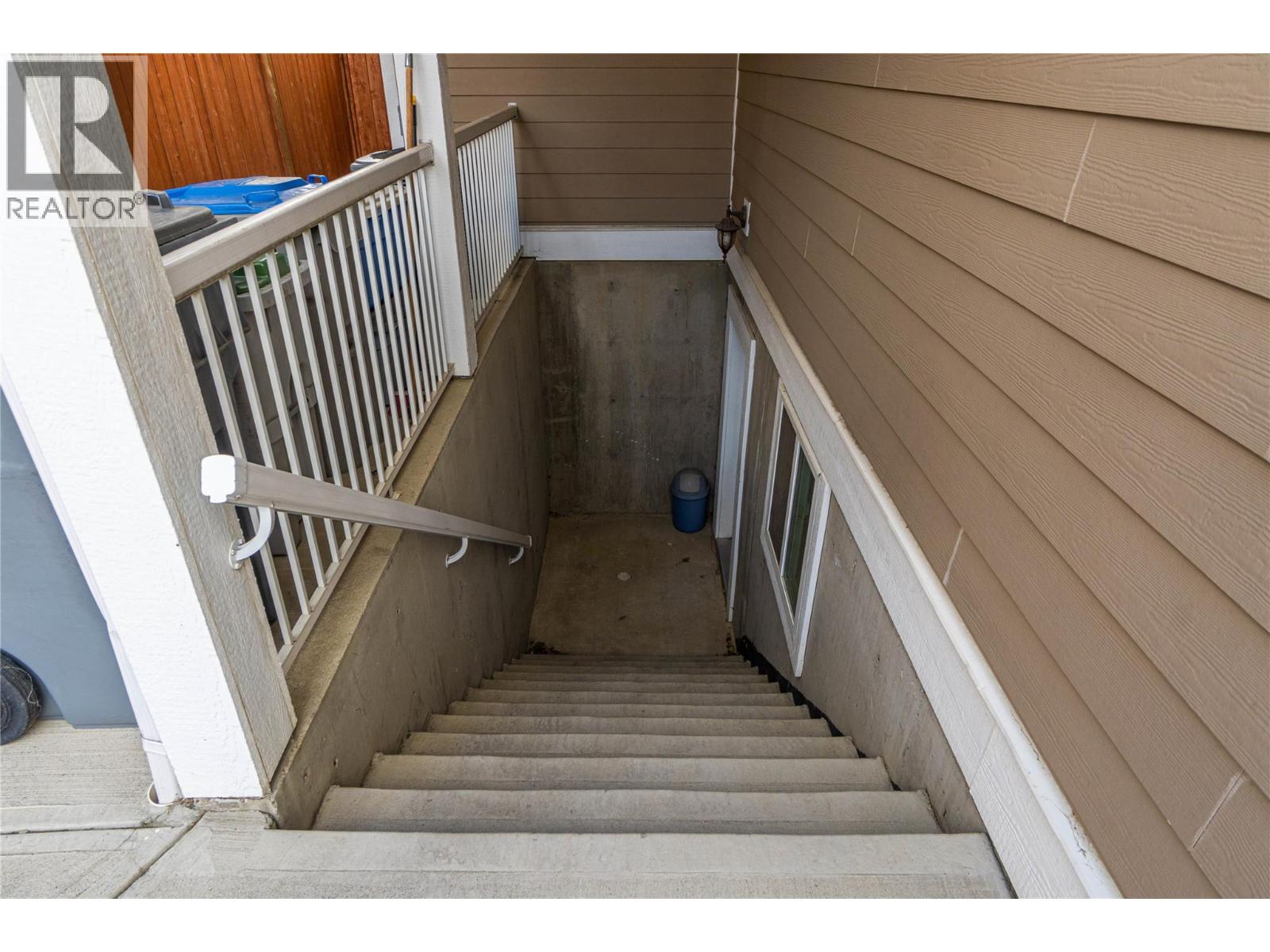  866 ARLINGTON Court, Kamloops