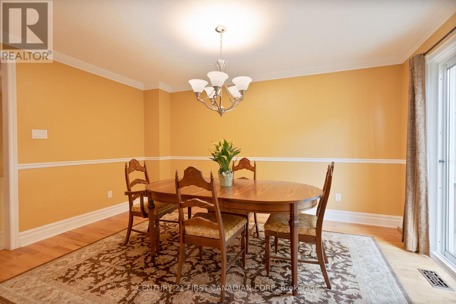 327 EVERGLADE CRESCENT - 11