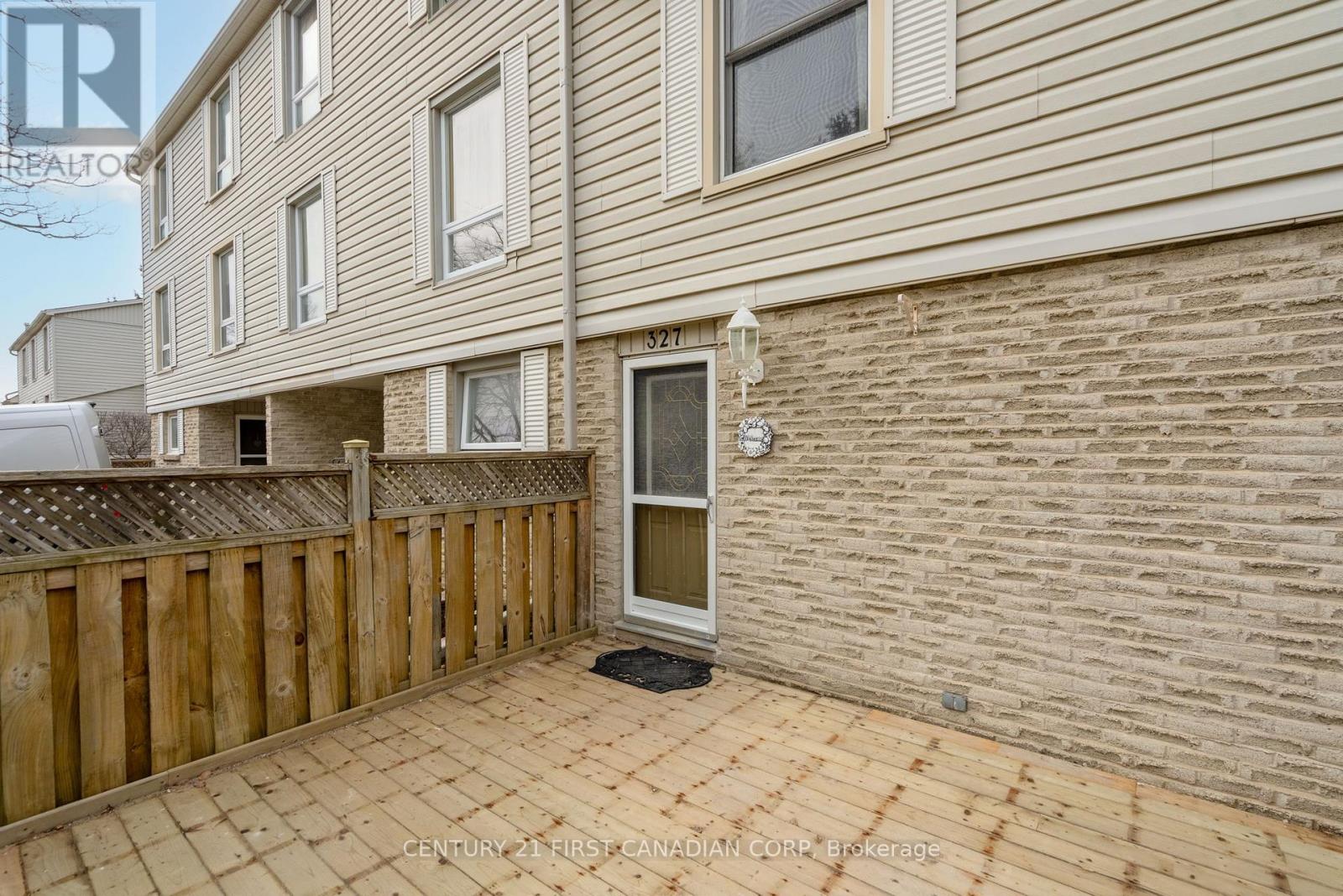 327 EVERGLADE CRESCENT - 5