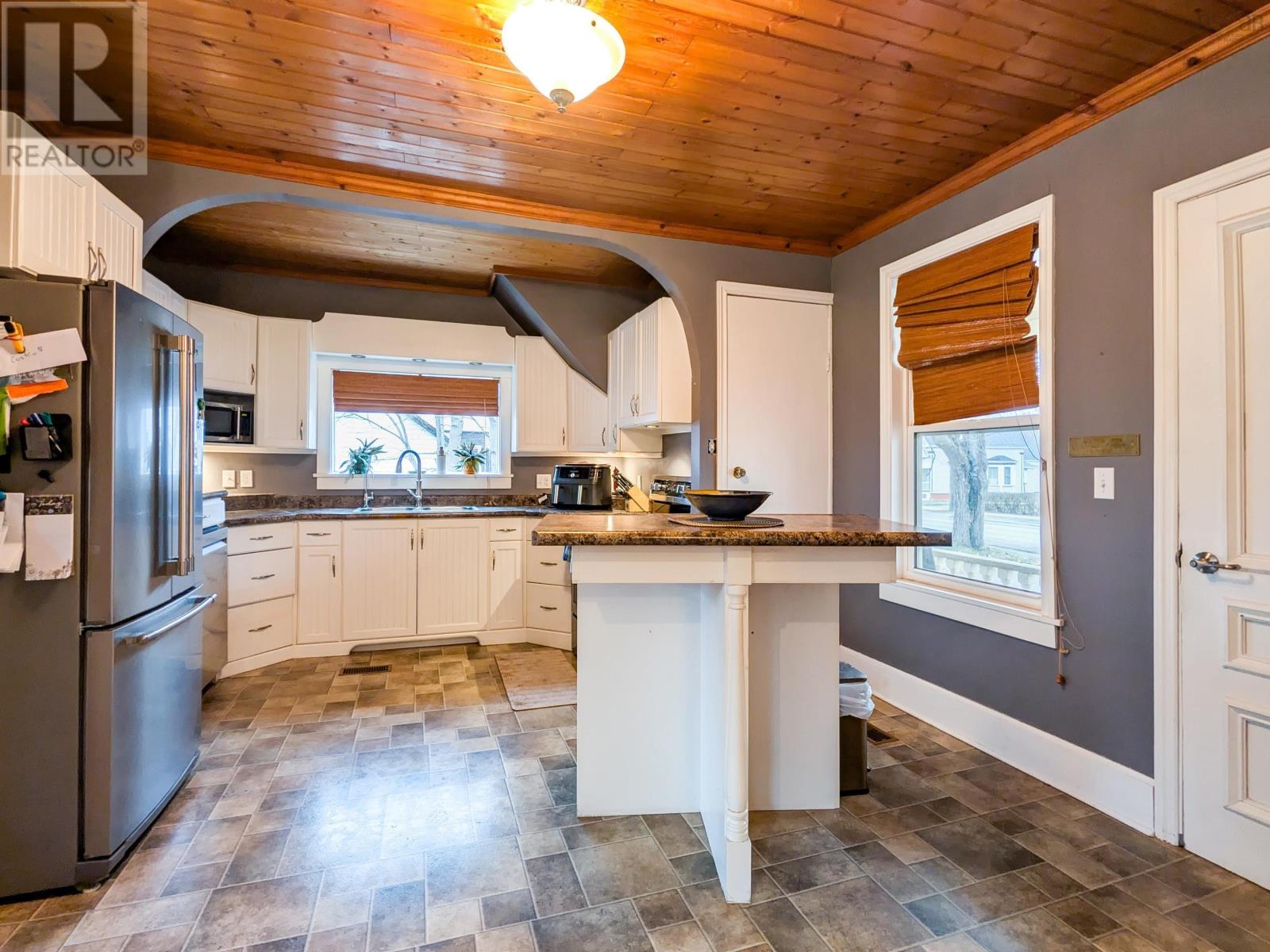 Property 12 of 41 of 414 Granville Street