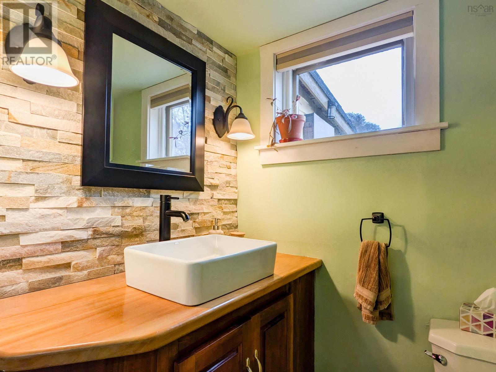 Property 26 of 41 of 414 Granville Street