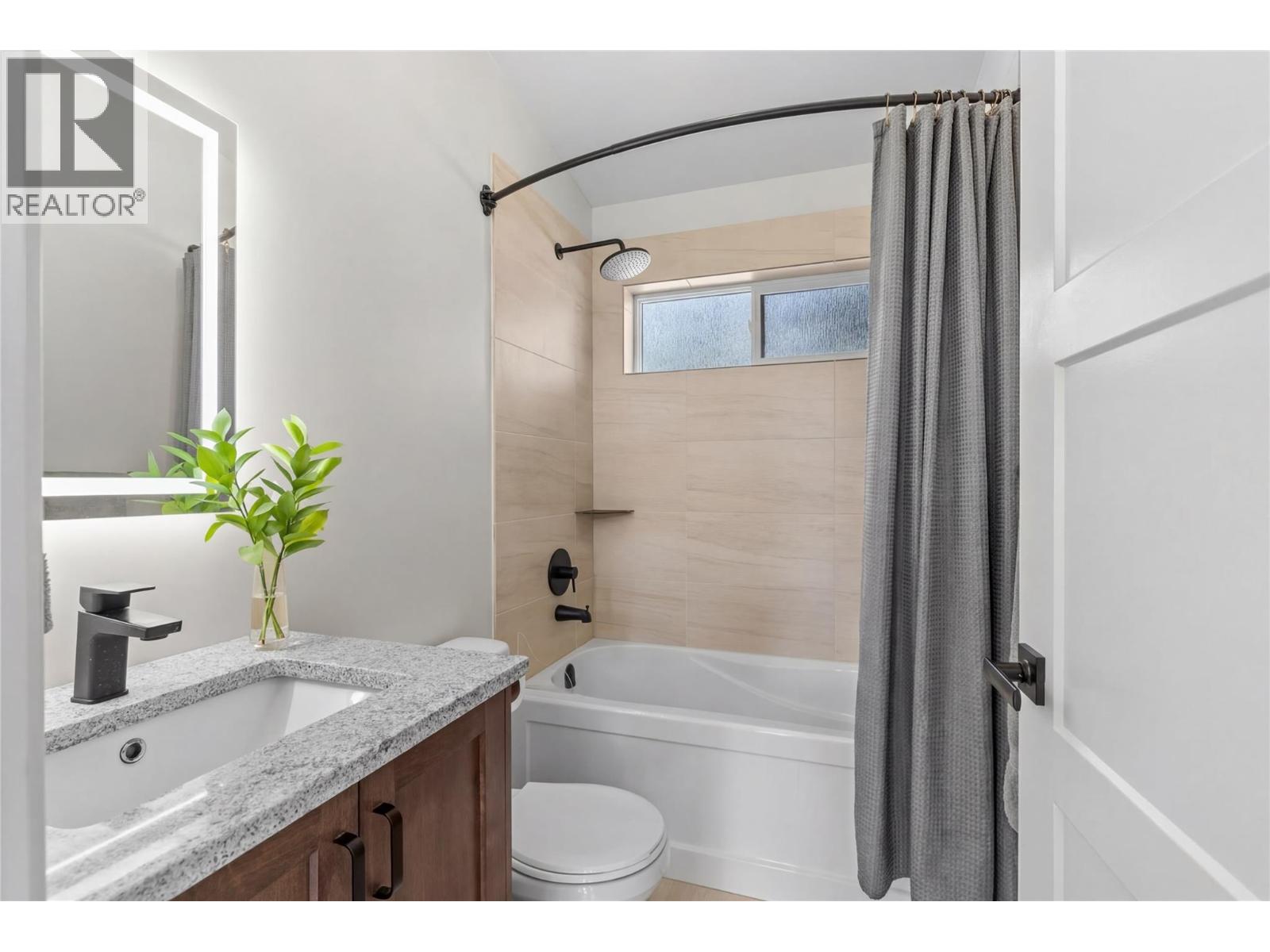 31 Nine Mile Place, Osoyoos